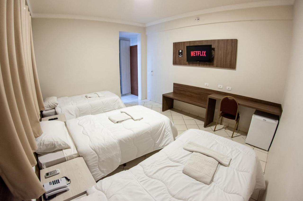 London Hotel Londrina Room photo